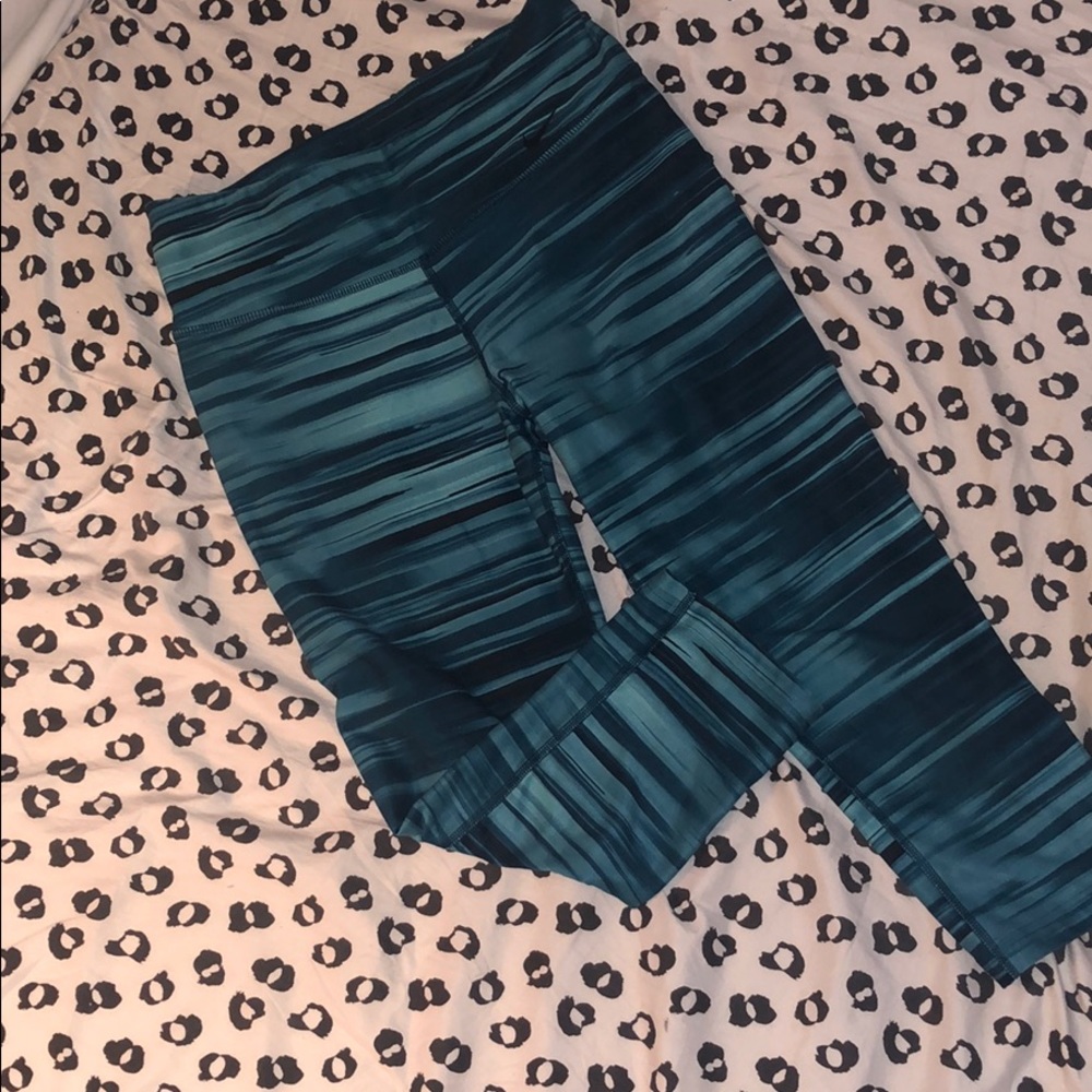 Nike dri-fit Capri workout pants.